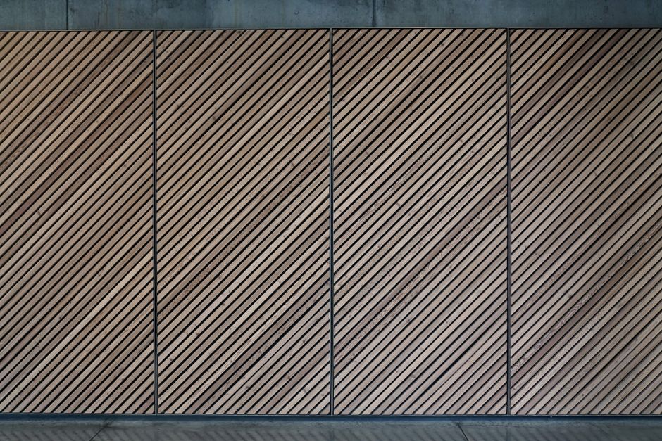 Akoestische wandpanelen met heldere mandarijn-illustraties. Akoestische wandpanelen met heldere mandarijn-illustraties.